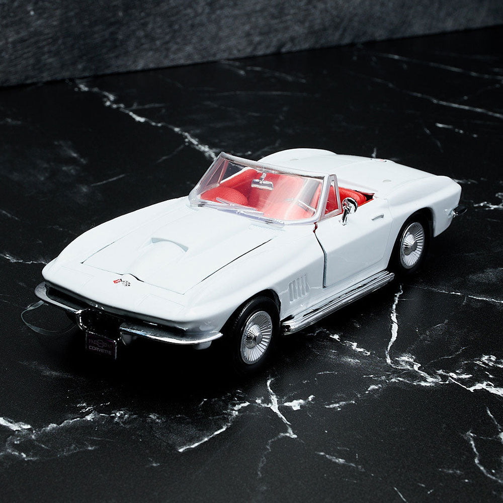 1967 Corvette 1 24 White Diecast Model