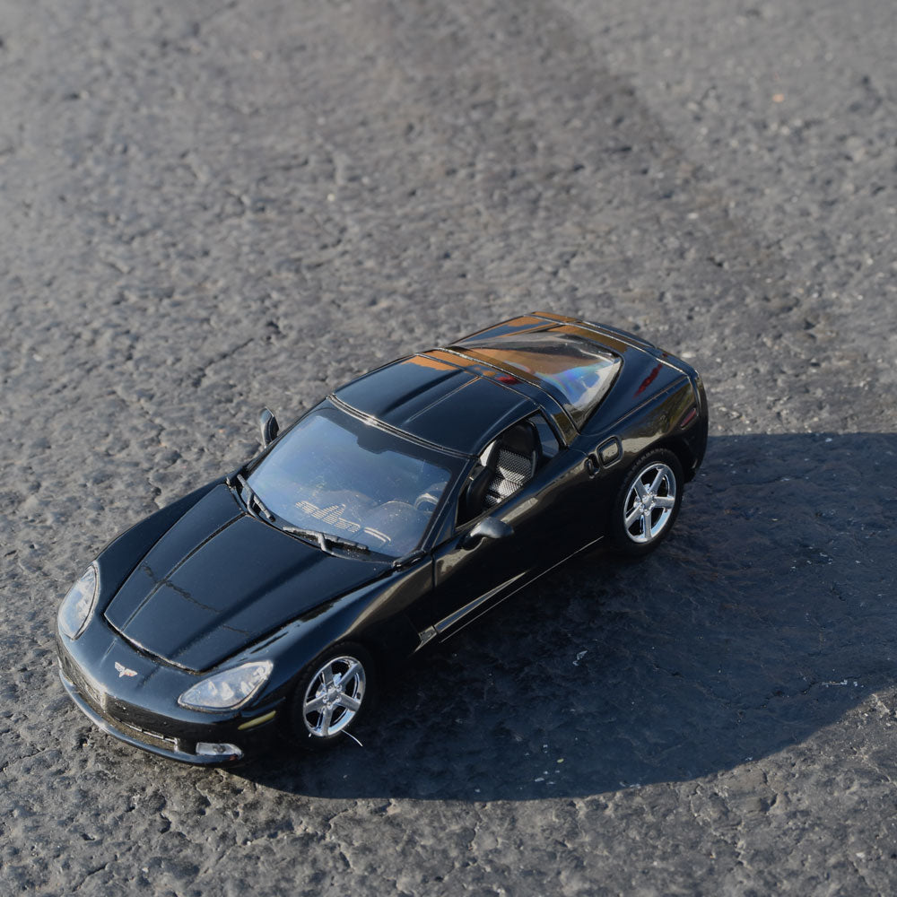 2005 Corvette 1:24 Black Diecast Model